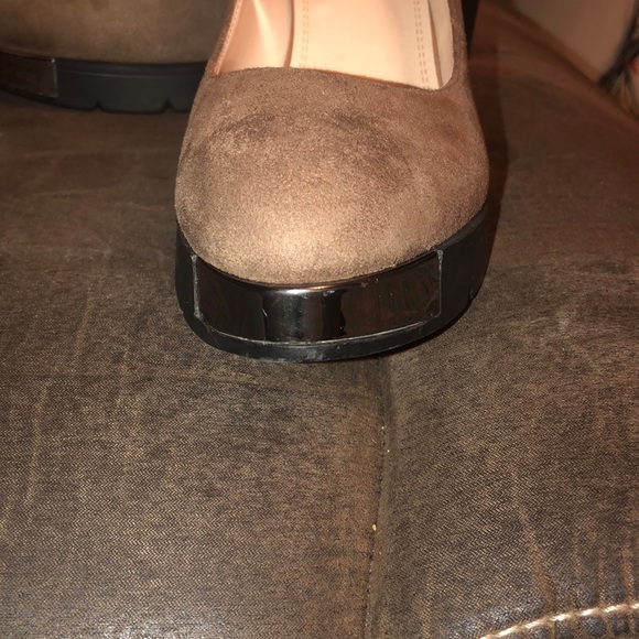 Shoes - Picture 3 of 5